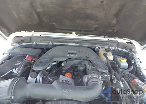 2018 Jeep Wrangler Unlimited Rubicon 4X4 z USA, uszkodzony, nr VIN 1C4HJXFG8JW297658